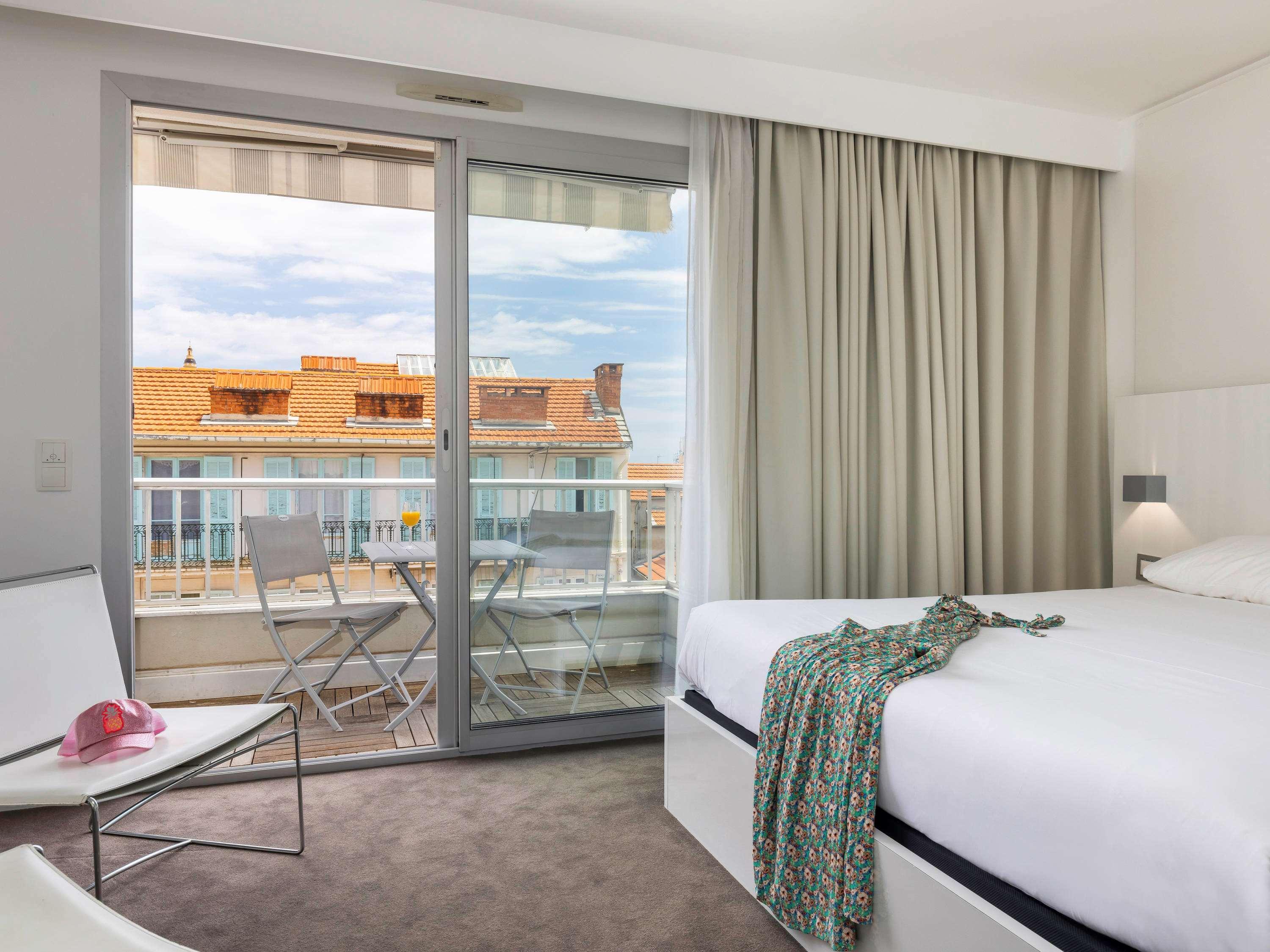 ホテル Ibis Styles Menton Centre エクステリア 写真