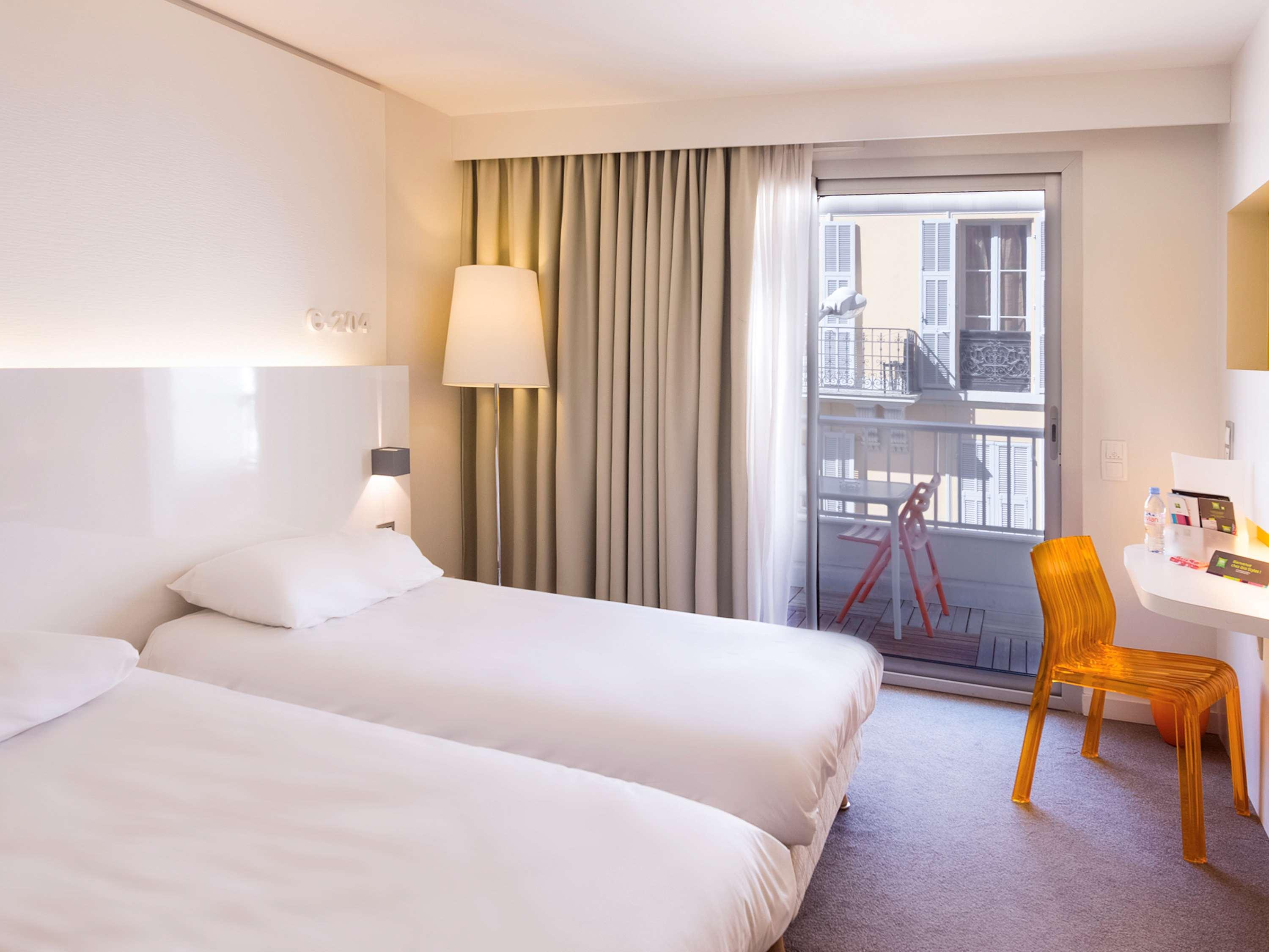 ホテル Ibis Styles Menton Centre エクステリア 写真
