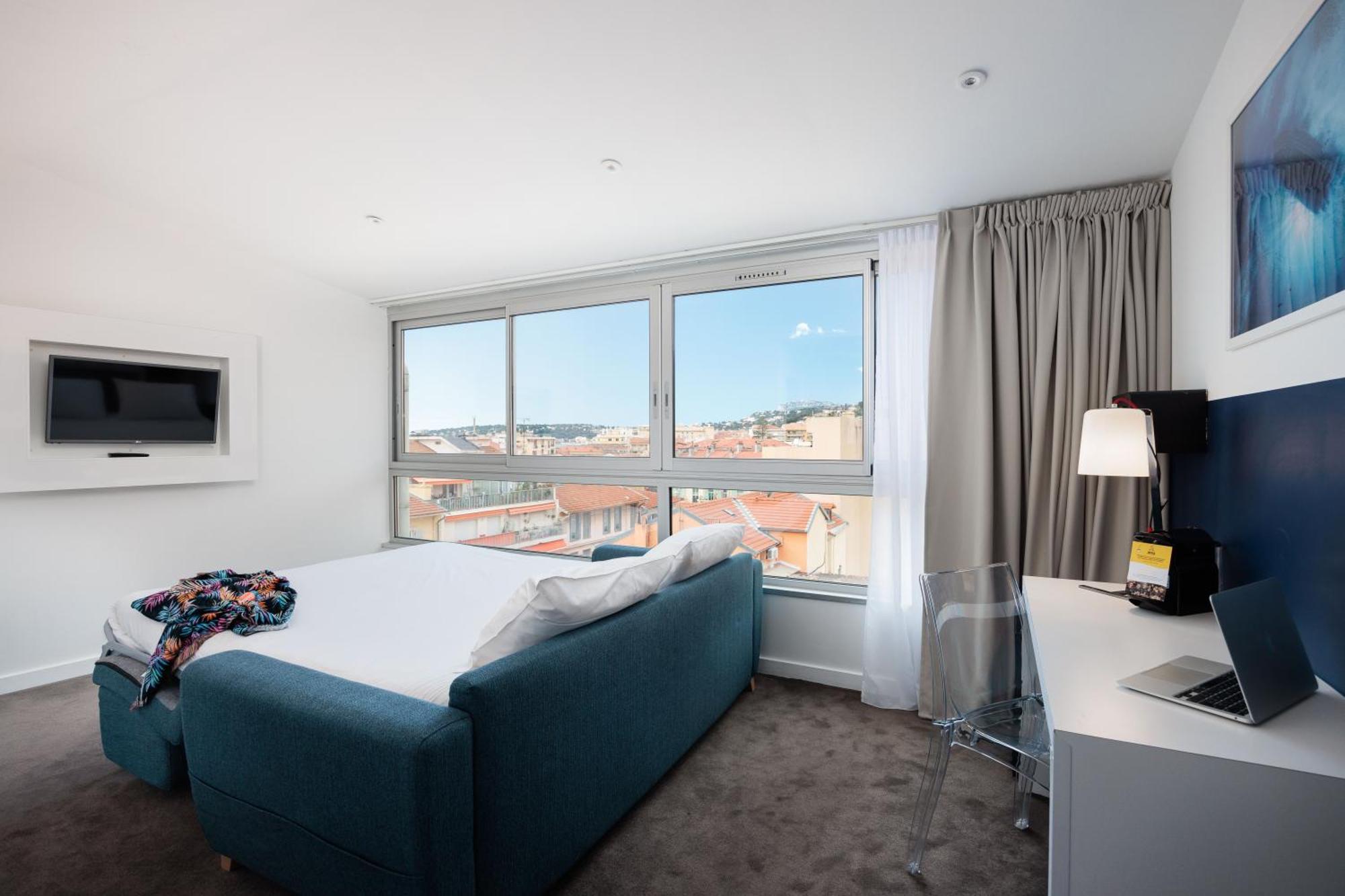 ホテル Ibis Styles Menton Centre エクステリア 写真