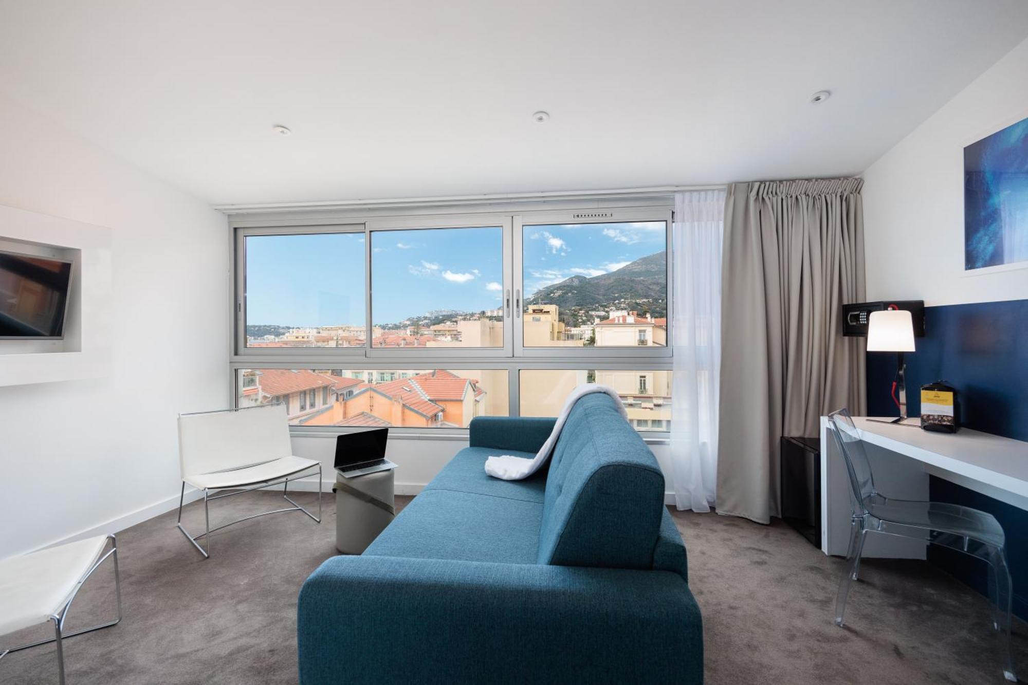 ホテル Ibis Styles Menton Centre エクステリア 写真