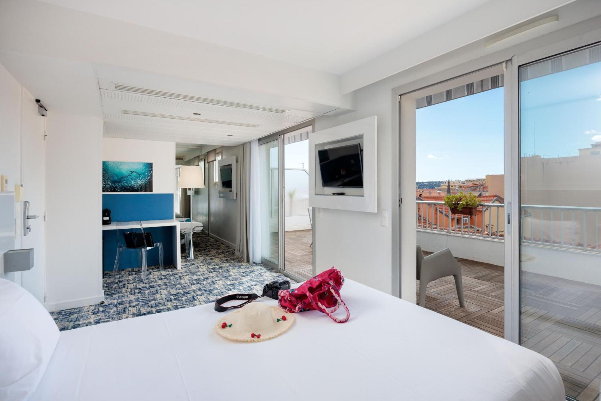 ホテル Ibis Styles Menton Centre エクステリア 写真