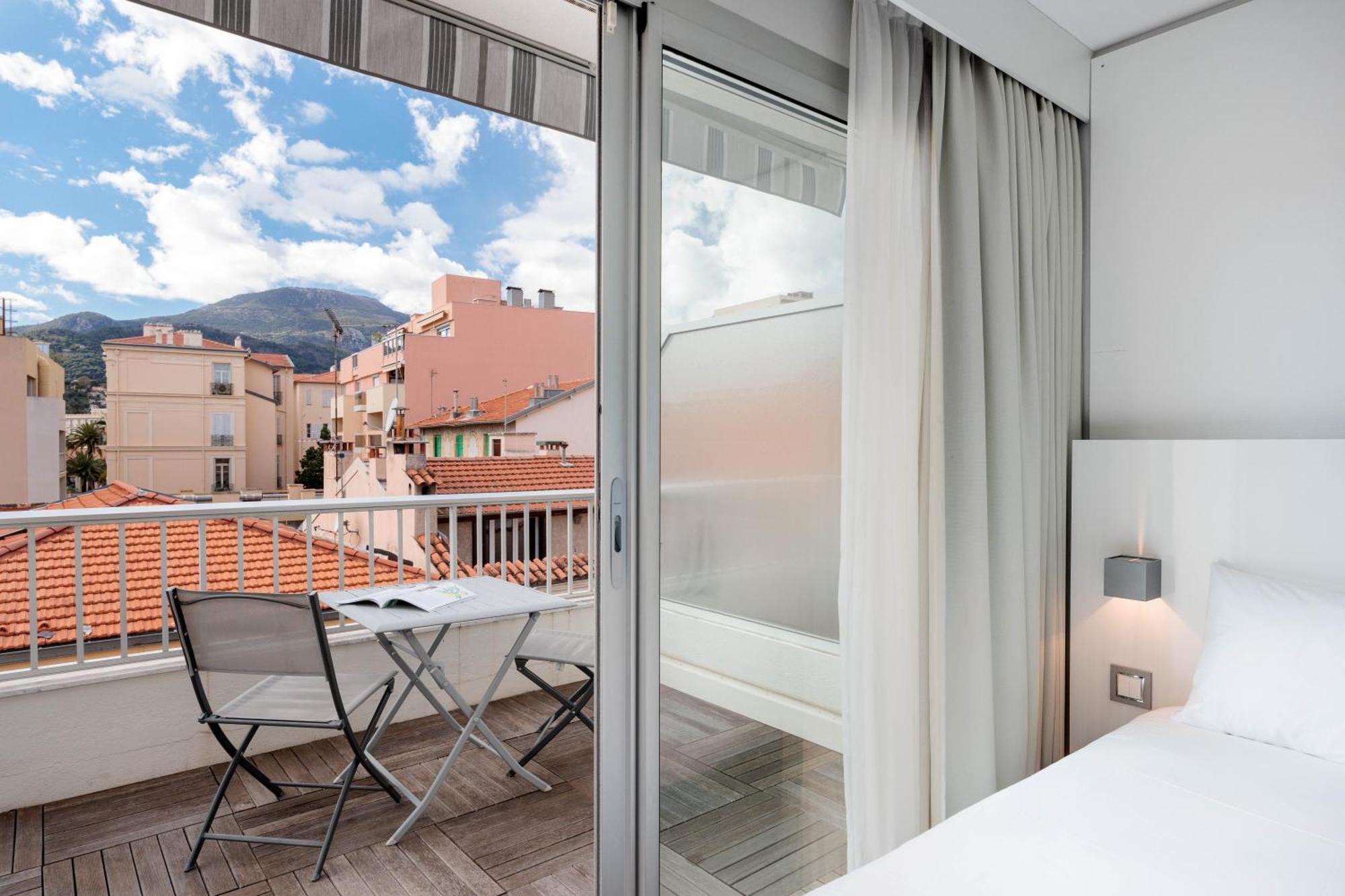 ホテル Ibis Styles Menton Centre エクステリア 写真
