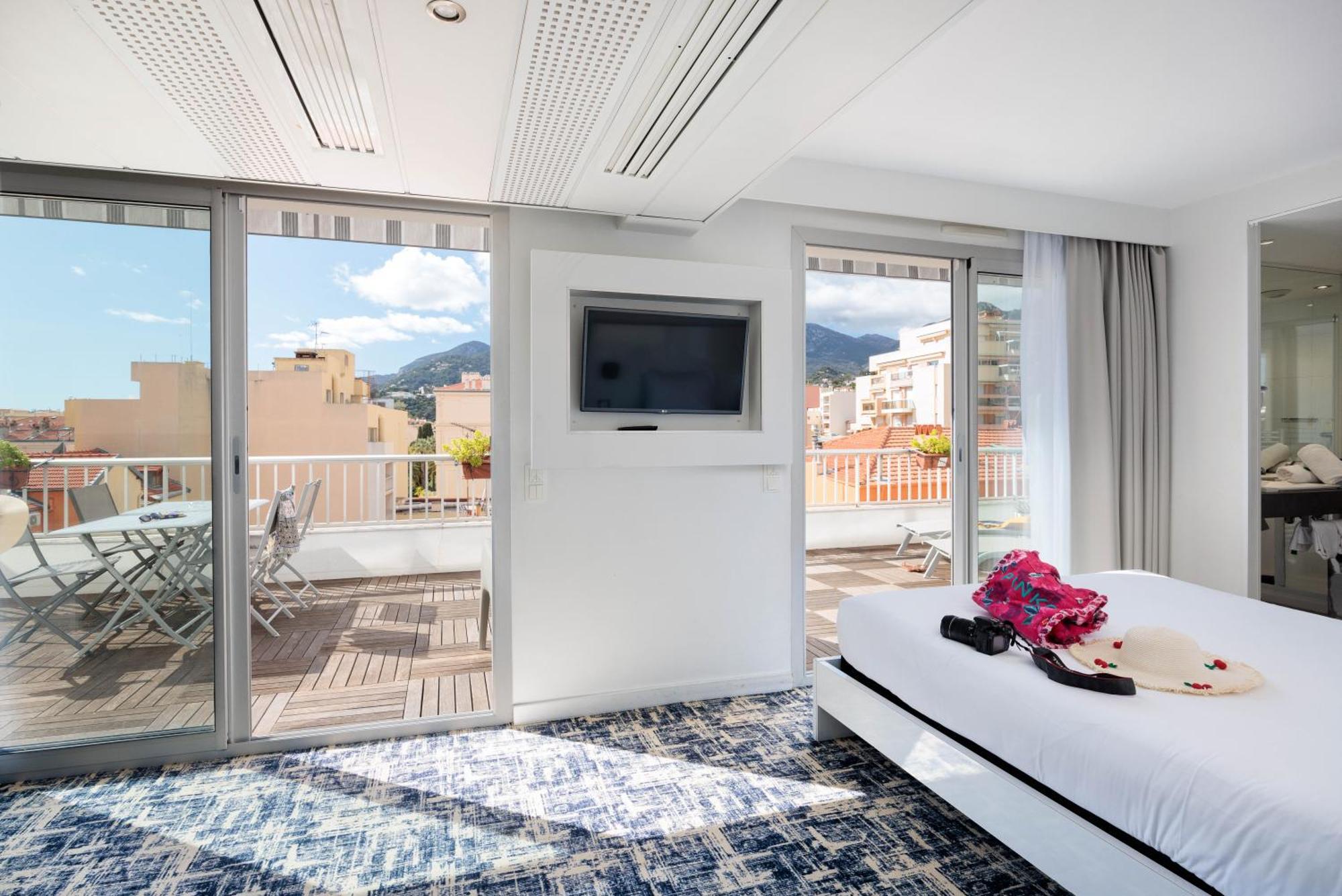 ホテル Ibis Styles Menton Centre エクステリア 写真