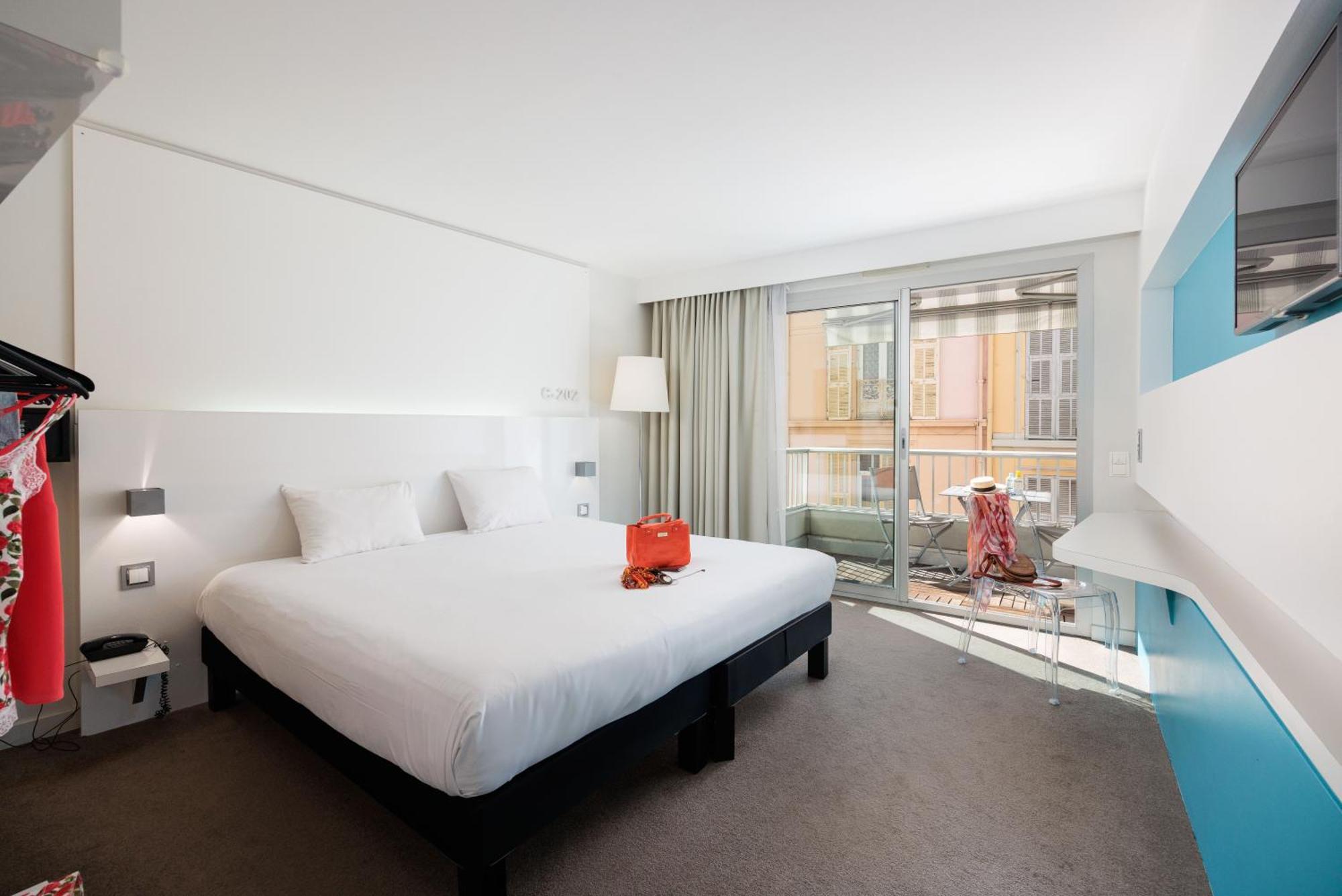 ホテル Ibis Styles Menton Centre エクステリア 写真
