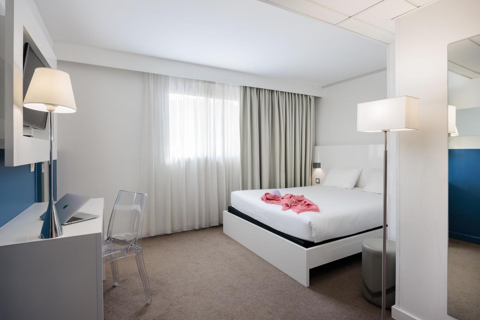 ホテル Ibis Styles Menton Centre エクステリア 写真
