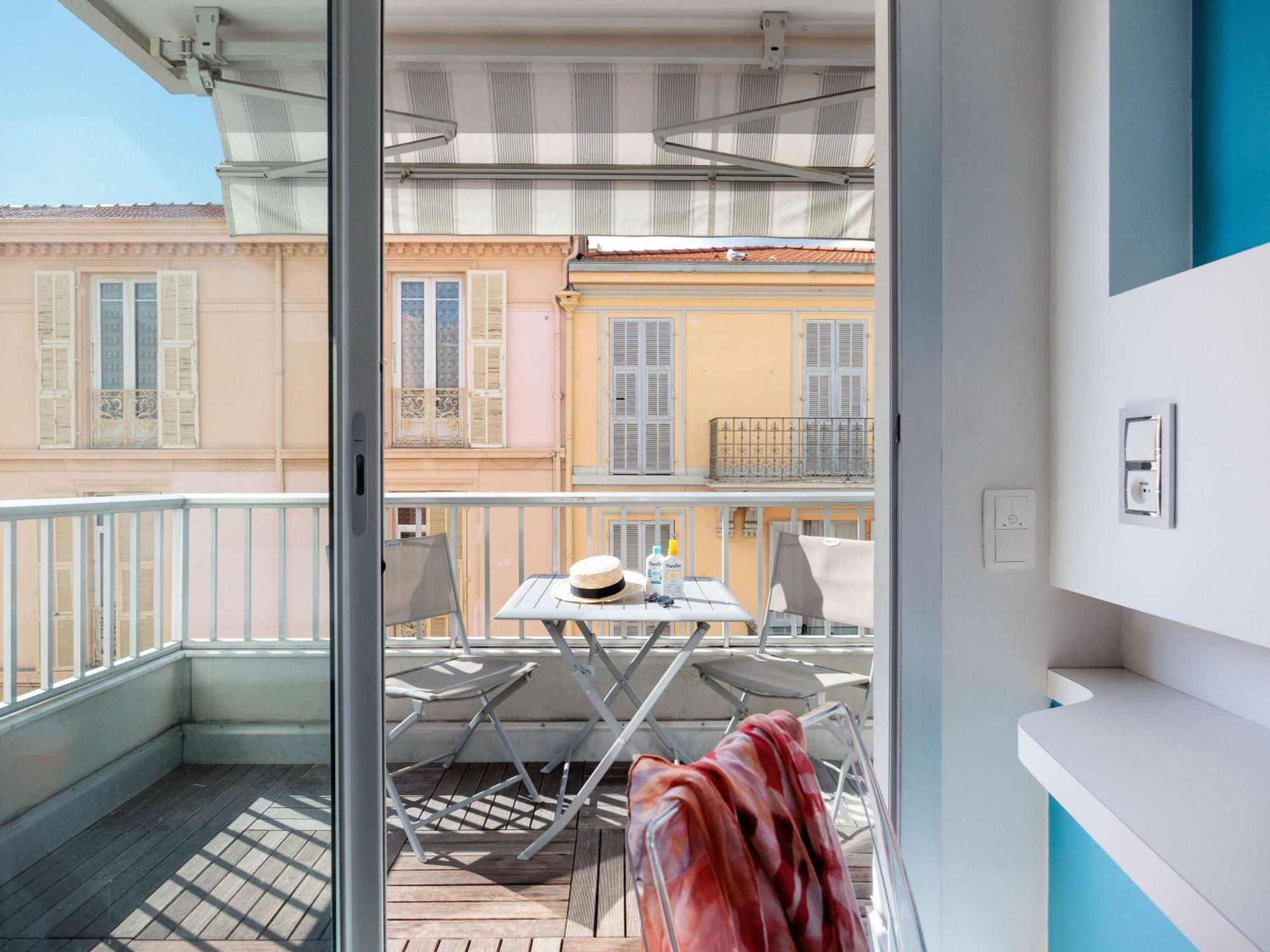 ホテル Ibis Styles Menton Centre エクステリア 写真
