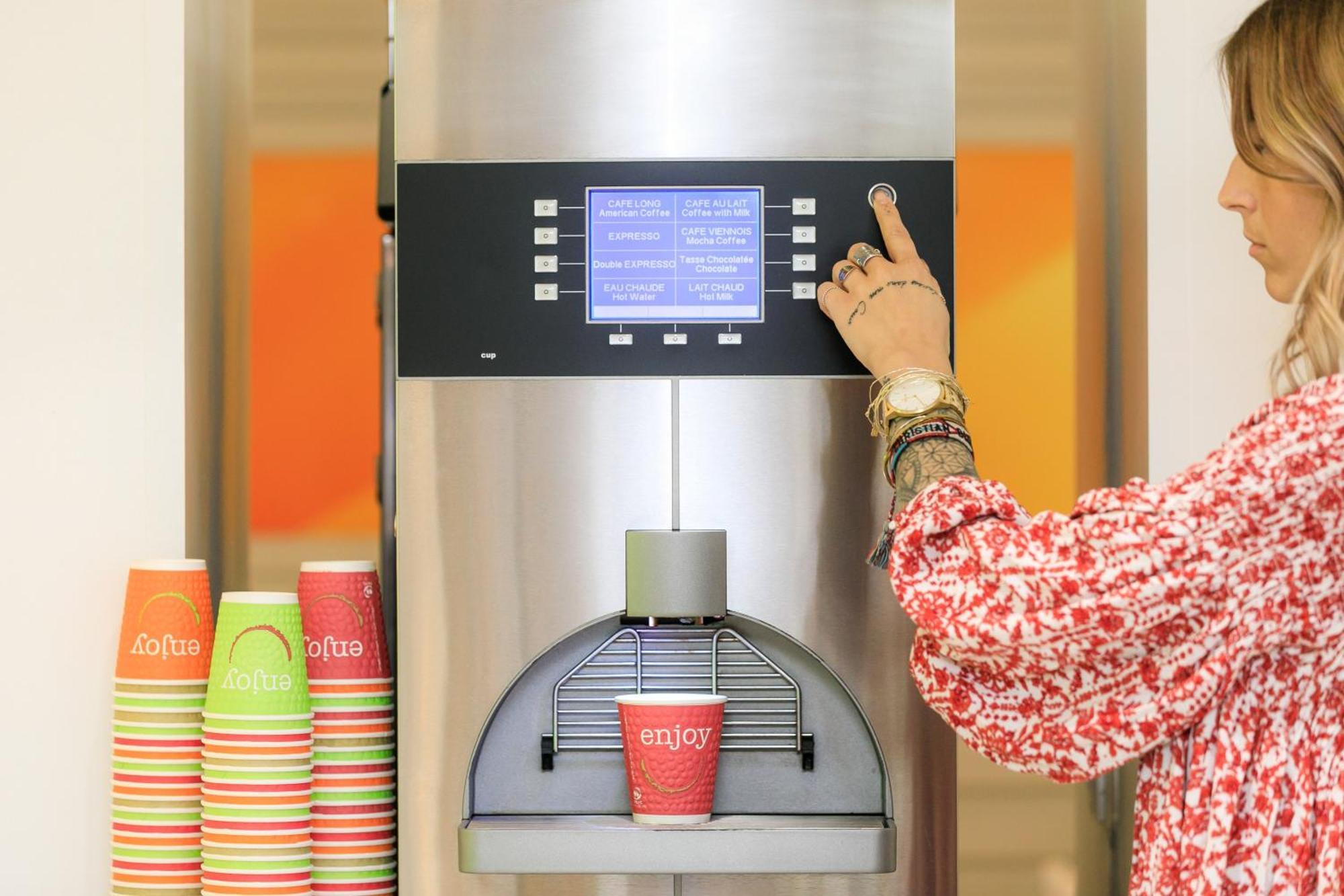 ホテル Ibis Styles Menton Centre エクステリア 写真