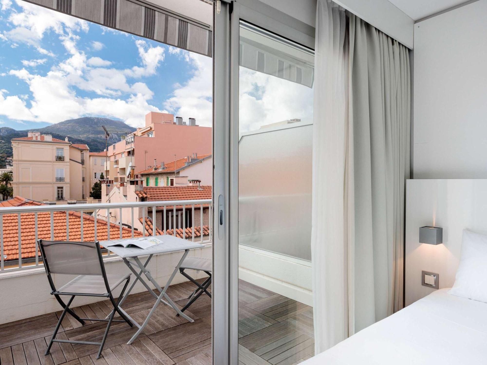 ホテル Ibis Styles Menton Centre エクステリア 写真