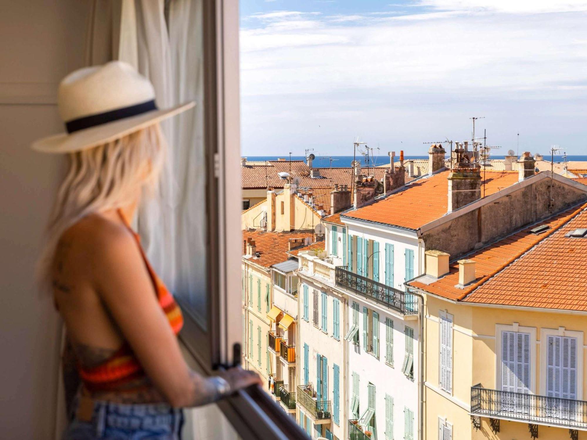 ホテル Ibis Styles Menton Centre エクステリア 写真