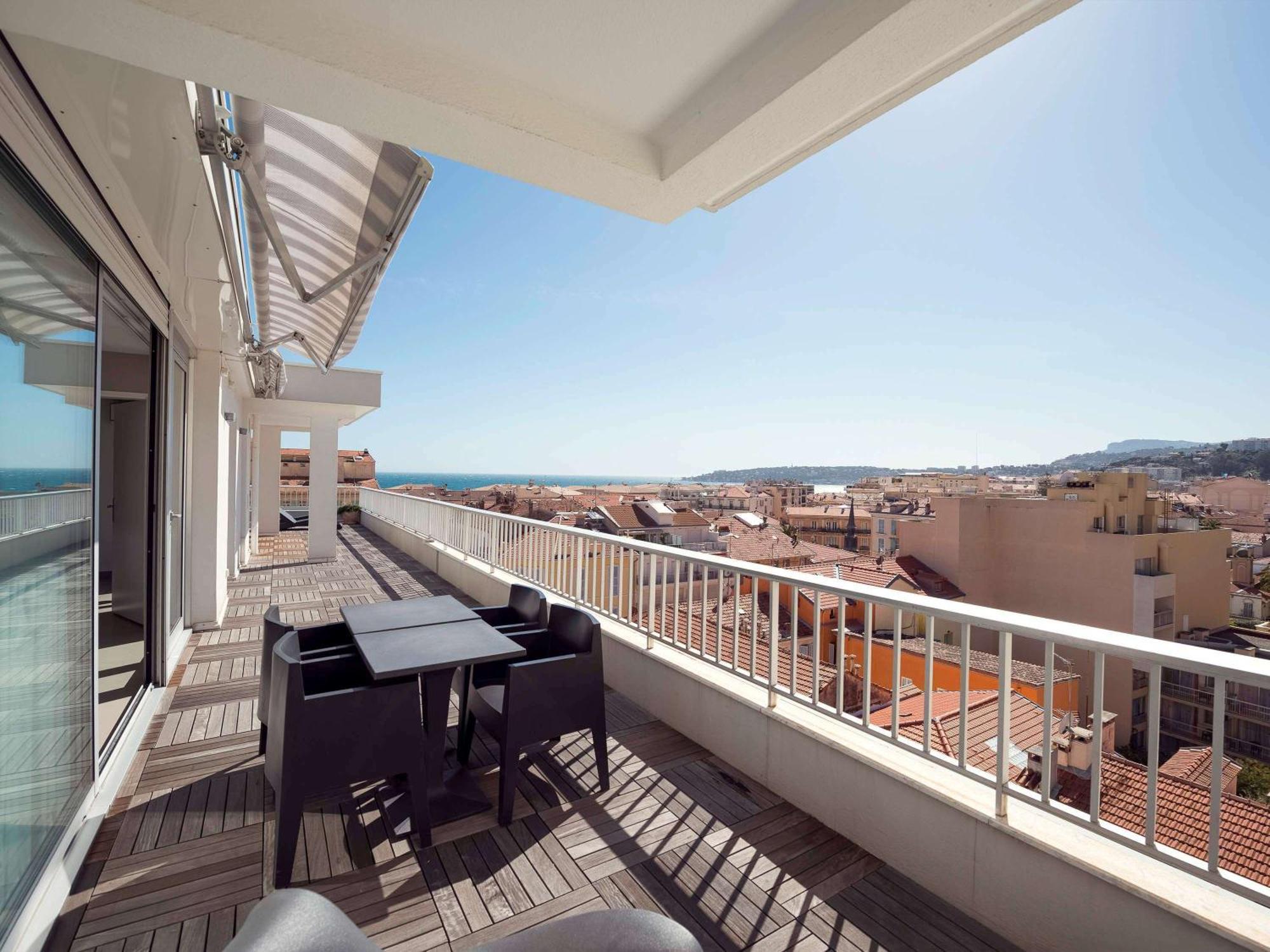 ホテル Ibis Styles Menton Centre エクステリア 写真