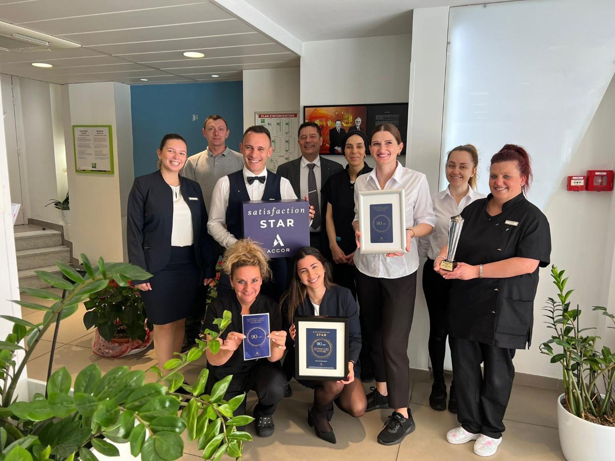 ホテル Ibis Styles Menton Centre エクステリア 写真