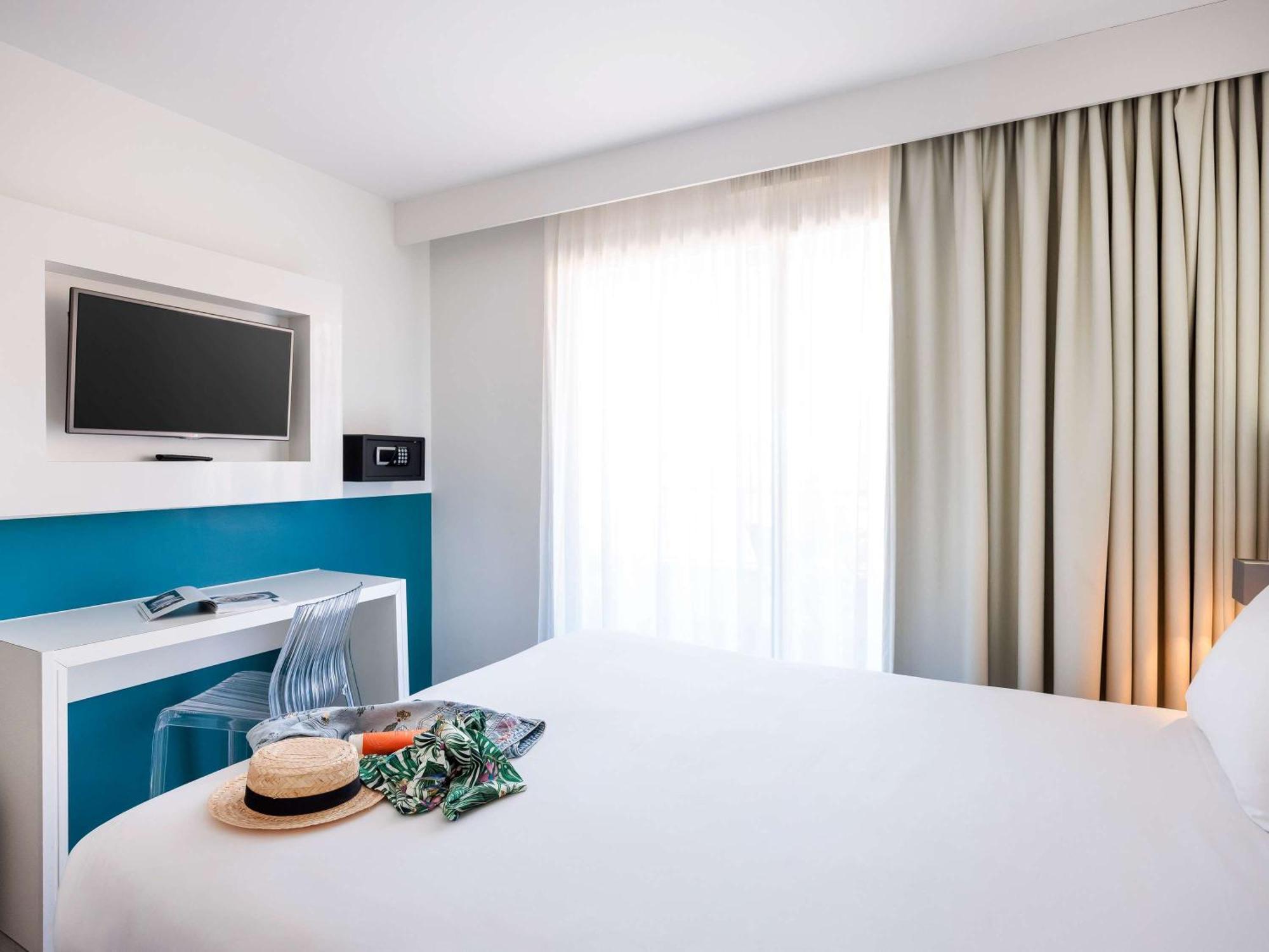ホテル Ibis Styles Menton Centre エクステリア 写真